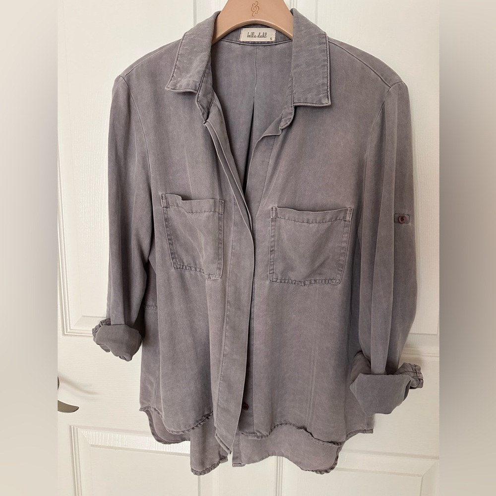BELLA DAHL SHIRT TAIL BUTTON DOWN SHIRT